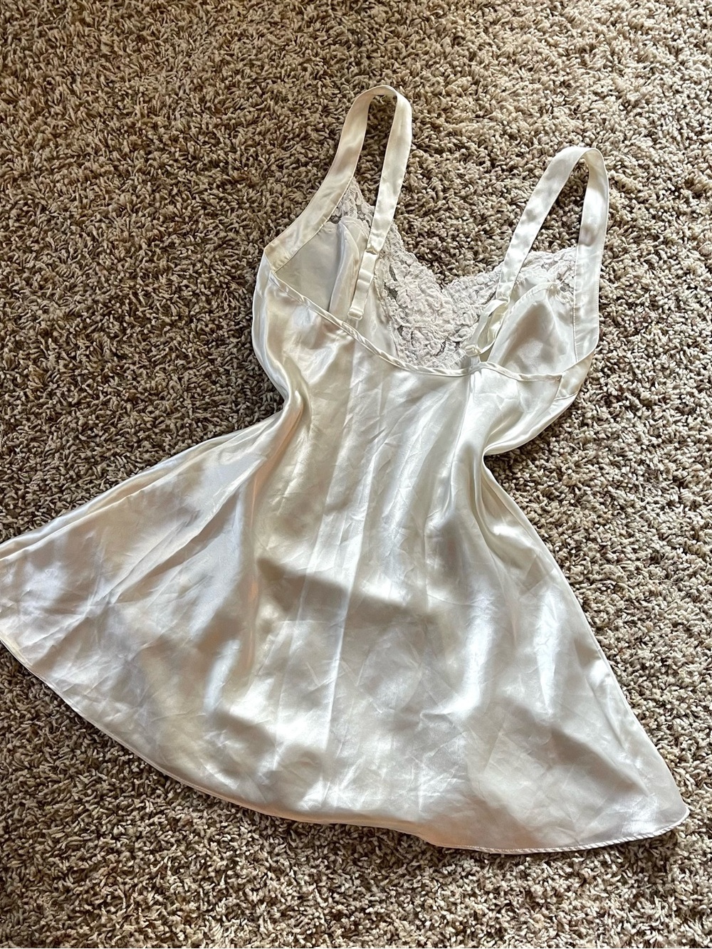 Vintage Victoria's Secret Ivory Satin Lace-Trim Chemise - Picture 3 of 6